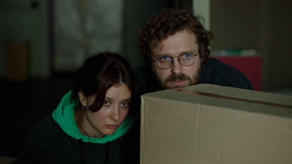 Сцена з українського фільму «Медовий місяць» про кохання та виживання у перші дні війни