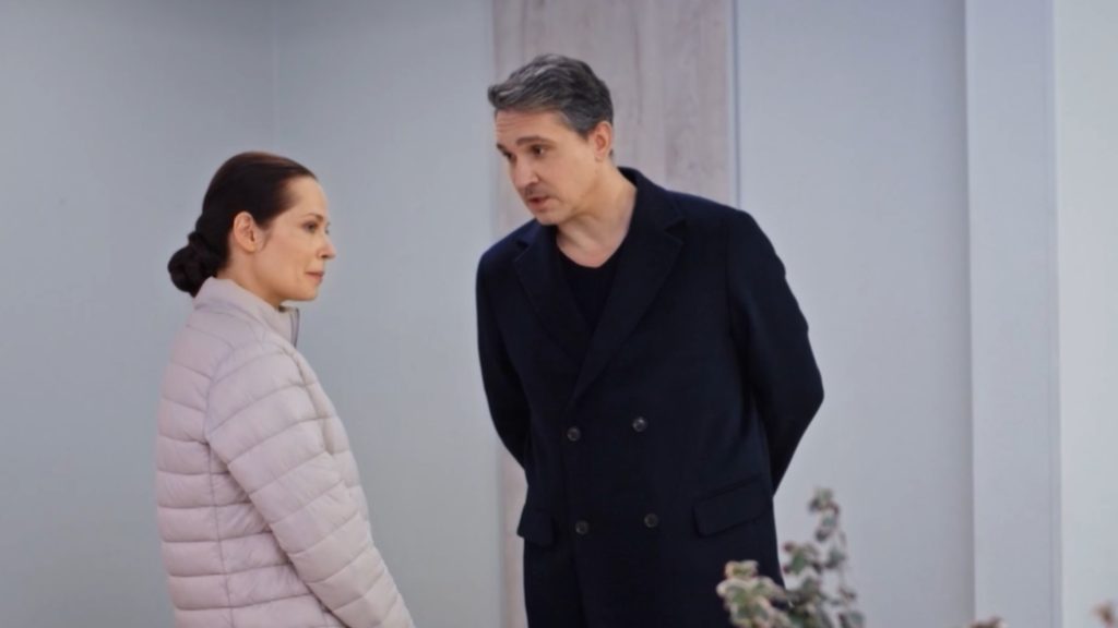 Олег Мельник і Марта у драматичному протистоянні