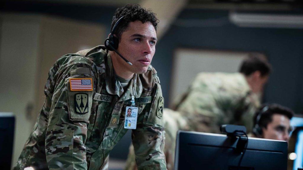 Фільм Будинок з Динаміту сцена з героями у центрі управління