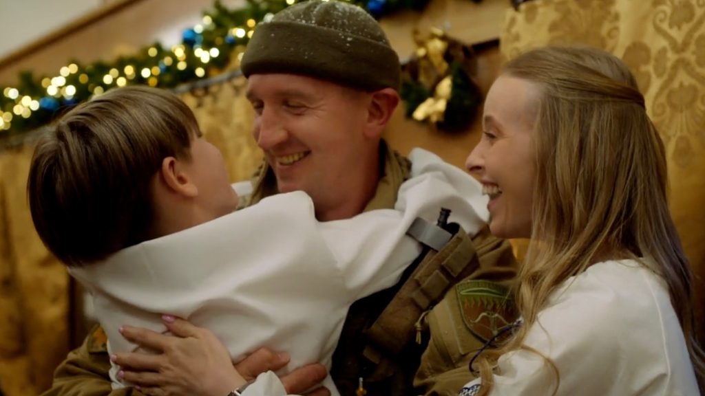 кадр з фільму потяг до різдва 