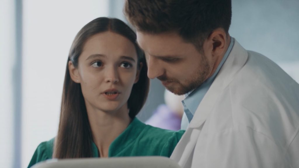 Щасливі Роман з Дариною у 9 серії серіалу Зворотний напрямок