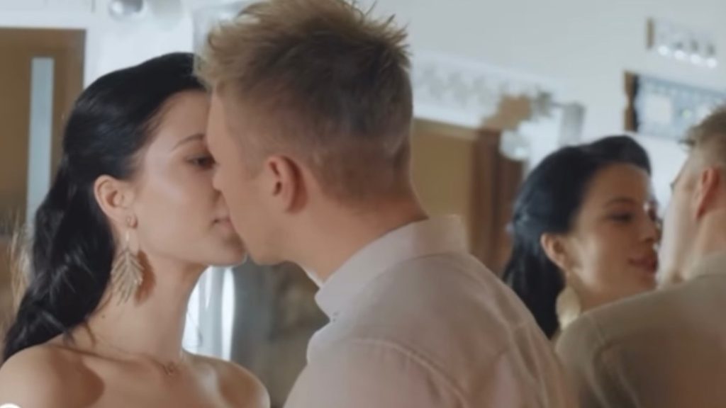 Роман — друг дитинства Віти у серіалі Белла Віта