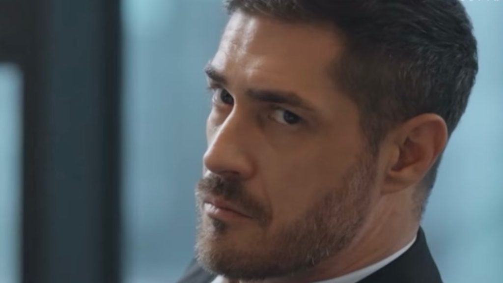 Кадр із серіалу Белла Віта — Владислав Сікорський