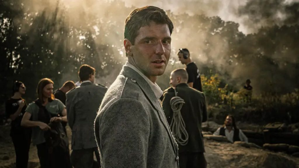 Кадр з фільму «Вічник» — образ Андрія Ворона у різні періоди життя