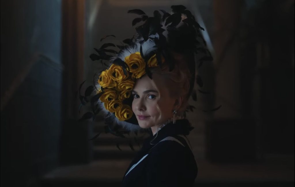 Головна героїня фільму «Всі відтінки спокуси» у сцені з історичної драми