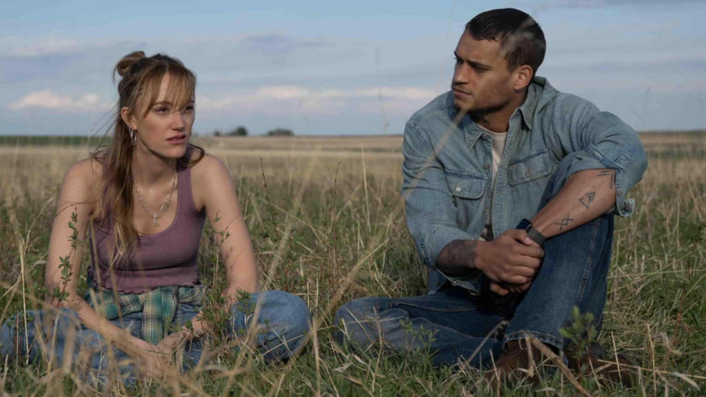 Кадр з мелодрами «Спогади про нього» (Reminders of Him) — історія про другий шанс і материнську любов