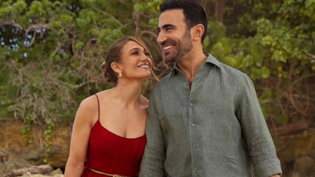 Фільм «Офісний роман» (Office Romance) 2026 — романтична комедія Netflix з Дженніфер Лопес